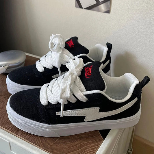 Men Casual Shoes Outdoor Personalized Design Sneakers High Quality Sports Shoes Platform Skateboard Flats Street Sneakers 36-44