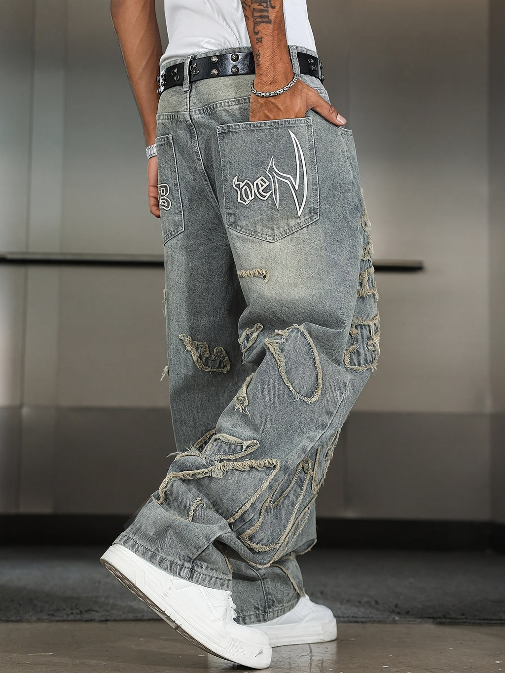 A Pair of Loose-Fitting Denim Pants with Retro Design And Patch Embroidery, Perfect for Street Fashion And Versatile Wide-Leg Style, Unisex (Belt/Accessories Not Included)